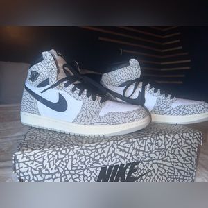 Air Jordan 1 Retro High OG. SIZE 10.5
